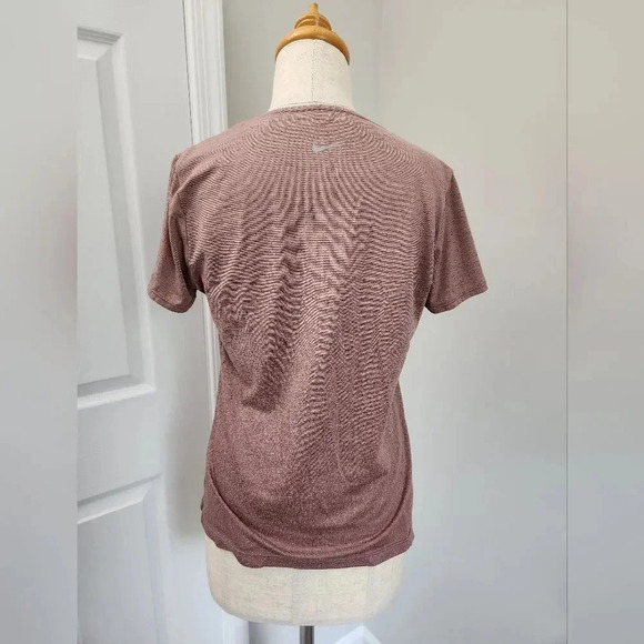 Medium Nike Dri-Fit Women's Slim Fit Mauve Short Sleeve Medalist Running Shirt - Picture 2 of 6